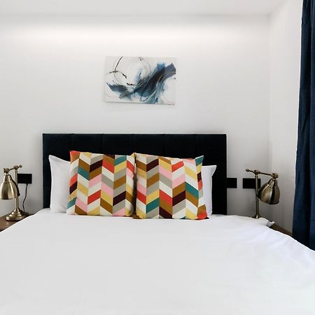 Comfortable Apartments Near Harrods London Bagian luar foto